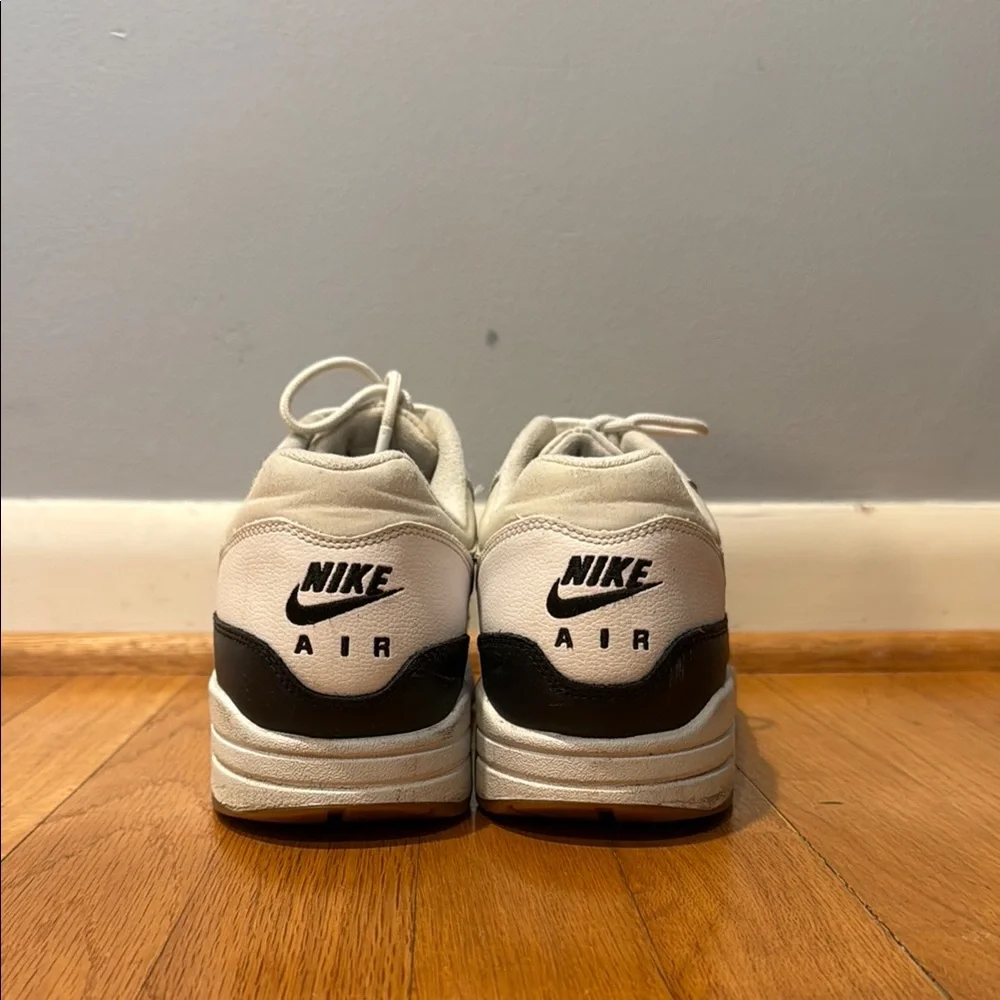 Nike Air Max 1 White Black Gum - Picture 2 of 6